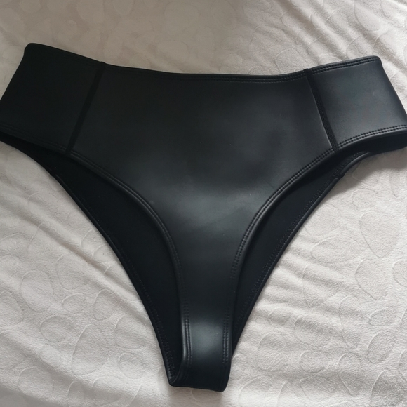 🩵HOAKA swimwear bottom ✨3 FOR $20✨ - Picture 1 of 2